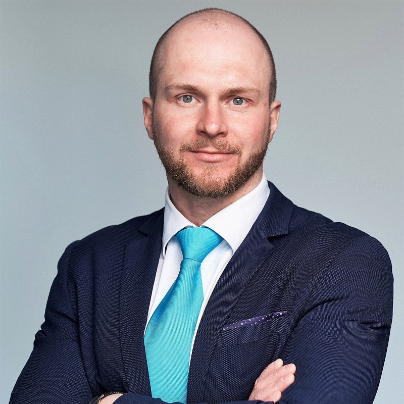 Артем Устинов