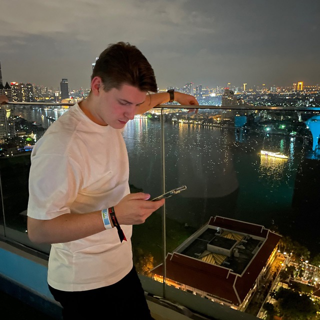 Максим Науменко