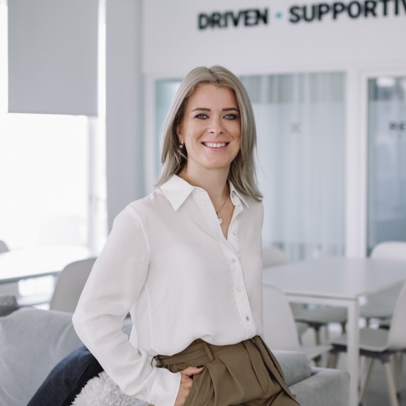 Надия Аттард