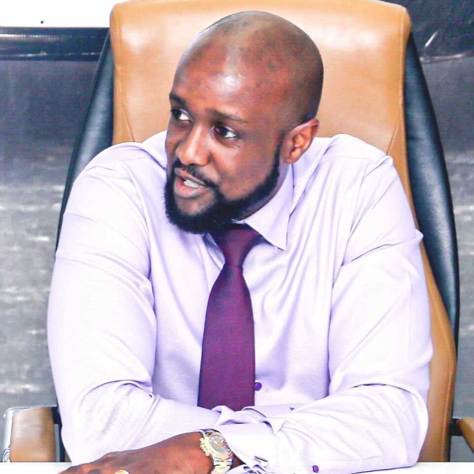 Рональд Караури