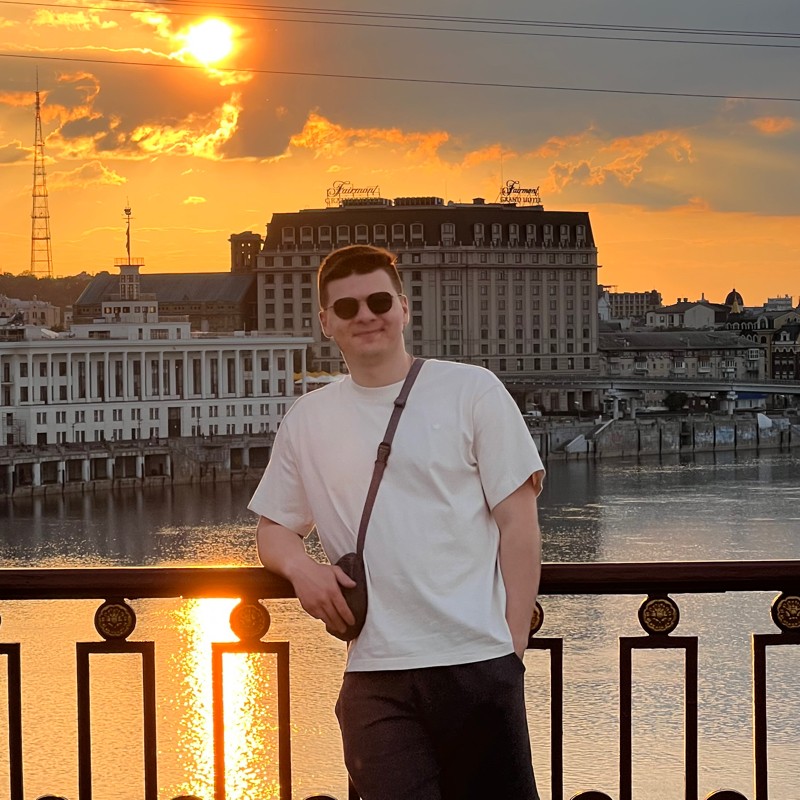 Ростислав Криворучко