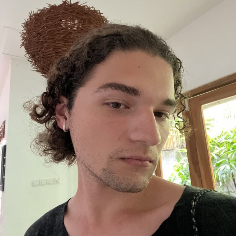 Владислав Кравцов