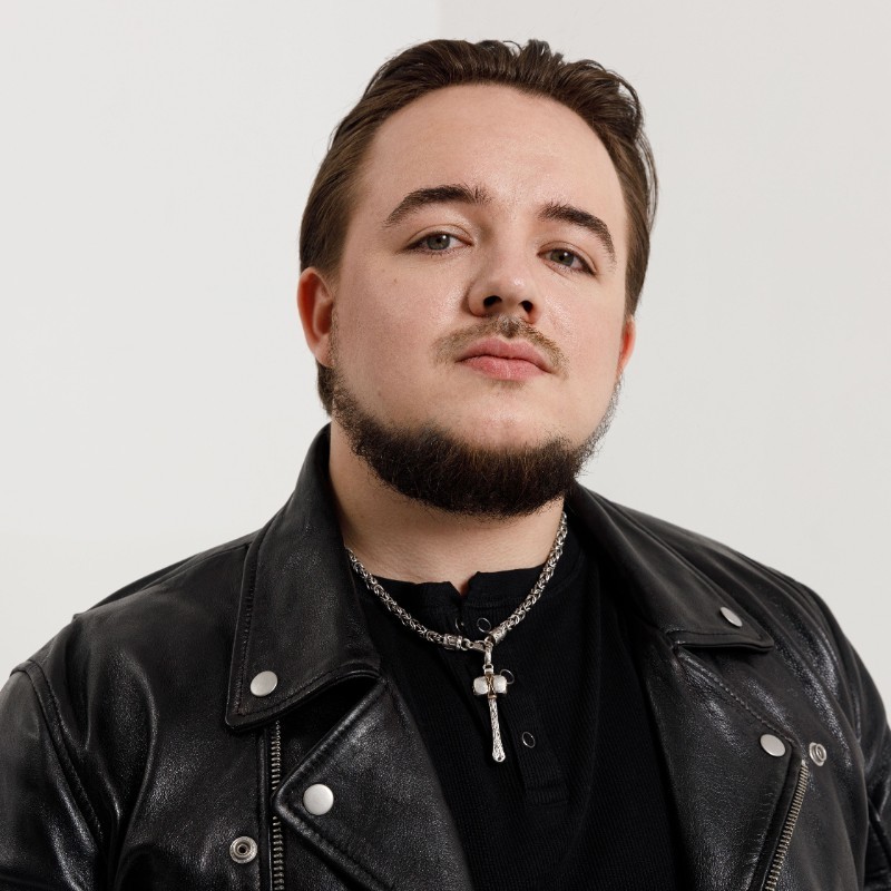 Захар Суров